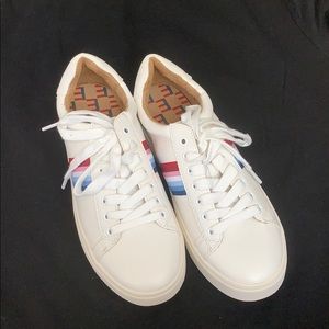 EV1 (Ellen) sneakers size 8.5. BNWOT